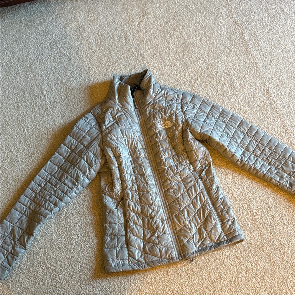 The North Face Women's Puffer Jacket - Light Gray
